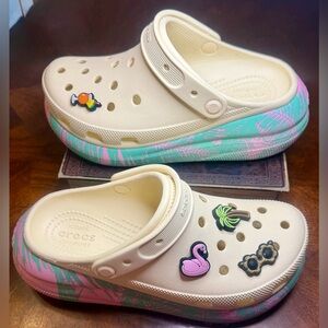 Crocs Crush Spring Break Platform Clogs
Women’s 8 NWOT